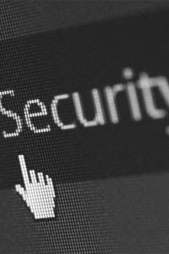Digitális Security felirat egy képernyőn, ami a WordPress weboldalak folyamatos vírusvédelmét és a hackertámadások elleni páncélterem szintű biztonságot jelképezi.